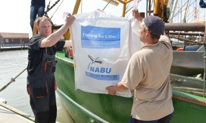 "Fishing for liter" in Deutschland unterstützt vom NABU